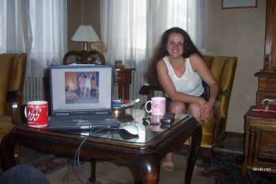 Парень трахает влажную киску своей девушки