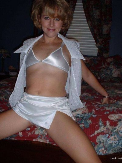 Сексуальные фото с опытной любовницей: насладись моментом!