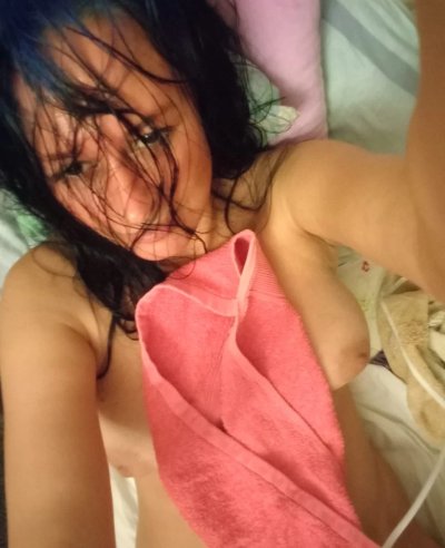 Вика сделала откровенное фото для порносайта