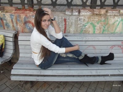 Развратная шлюшка в разнообразных костюмах