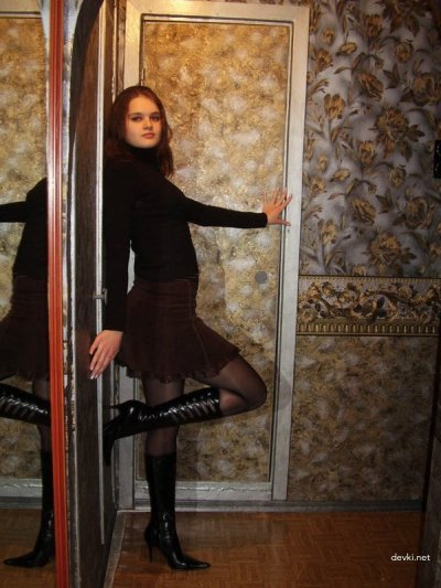 Меняет наряд для своего чувака