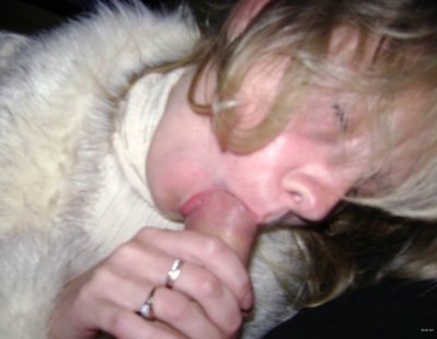 Горячие фото сучки, сосущей хер