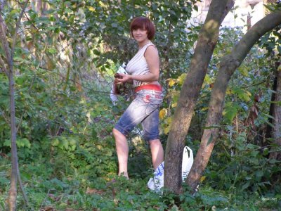 Блондинка обожает огромные инструменты в своей кискe