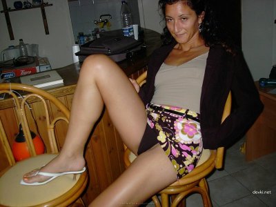 Волосатая баба показала свою необъятную красоту