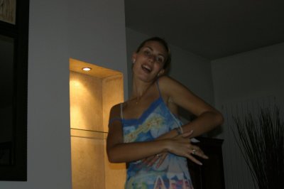 Горячая красотка трахается в уютной обстановке