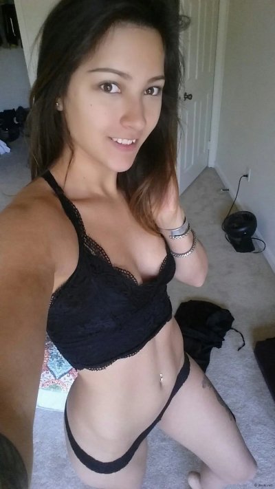 Фото горячей красотки: наслаждение без ограничений!