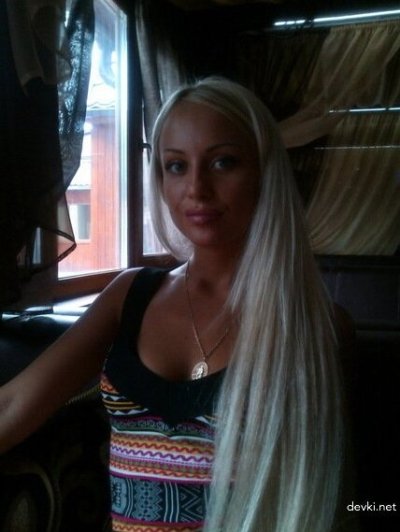 Знойная красотка обожает фрукты