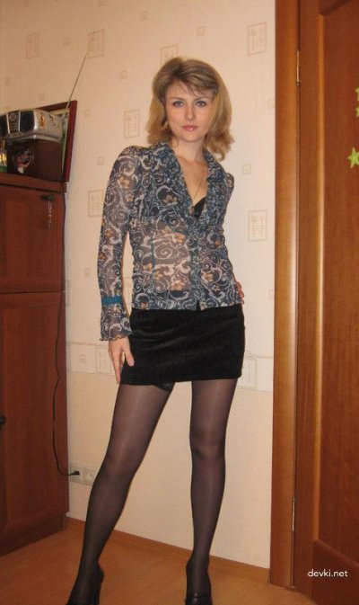 Сексапильная супруга разделась после трудового дня