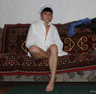 Развратная сестрёнка без одежды