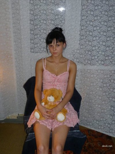 Девочка обожает кошек