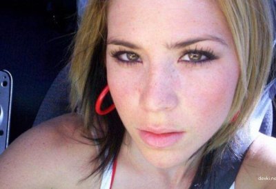 Позирует сексуально: искусные позы для эротических фото!