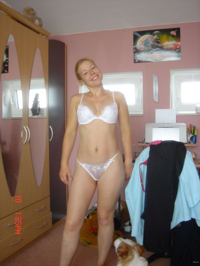 Сексуальная красотка с пышными формами и аппетитной фигурой