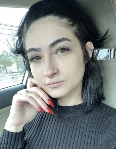 Сексуальная шатенка наслаждается жарким сексом