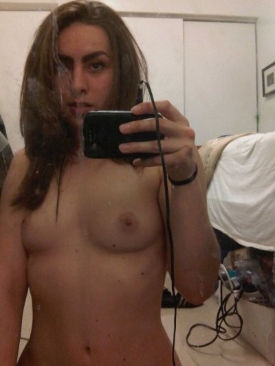 Интимные селфи перед отражением