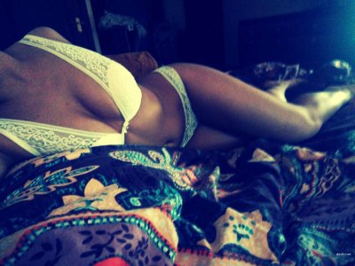 Интимное видео привлекательной молодушки: не для всех глаз