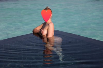 Интимные снимки застенчивой леди: подборка частных фото