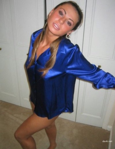 Девушка сильно желает заняться сексом