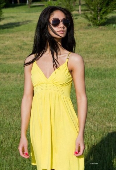 Сексуальные фото и видео горячей темноволосой девушки