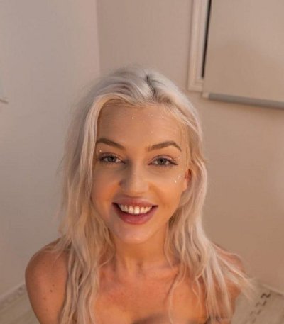 Фото горячей красотки с соблазнительным бюстом - пикантный контент для взрослых!