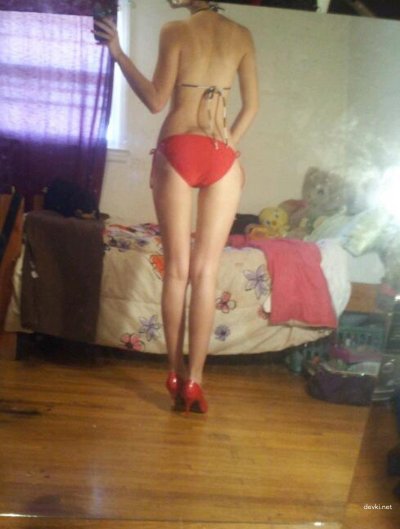 Интимные снимки перед отражением: возбуждающий взгляд на себя