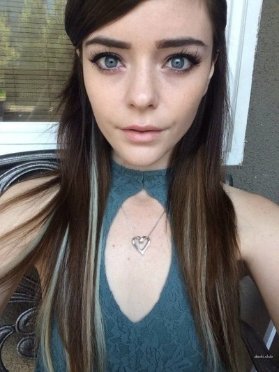 Фото откровенного содержания Эш Мэри из Инстаграма - наслаждайтесь!