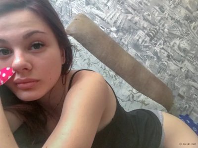 Интимные снимки юной ученицы: частные фотографии с домашнего архива