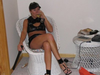 Интимные фотки зрелой женщины — домашнее селфи милфы