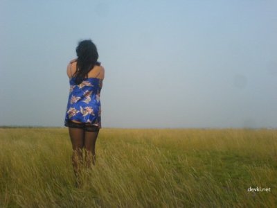 Сексуальное пробуждение красотки на природе