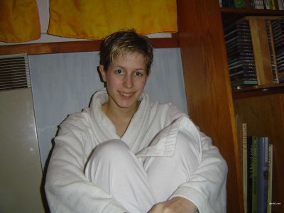 Интимные снимки молодой красавицы с модным каре