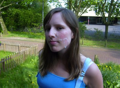 Девушка обожает, когда на нее спускаются!