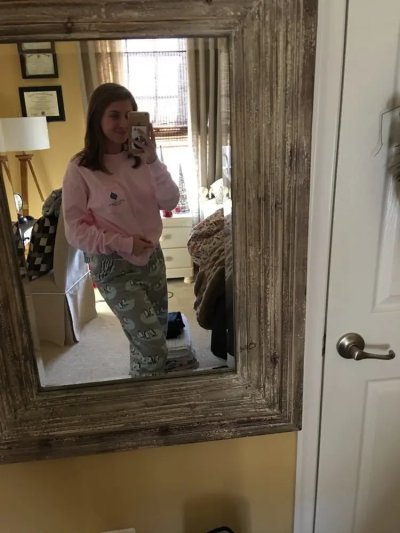 Искусное тело прелестной брюнеточки - наслаждение для глаз