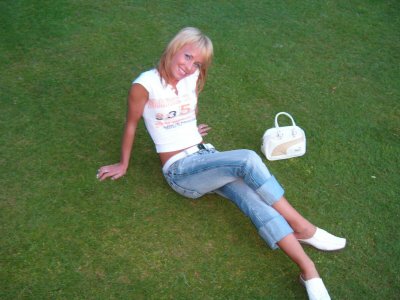 Очаровательная блондинка в откровенных приключениях (часть 1)