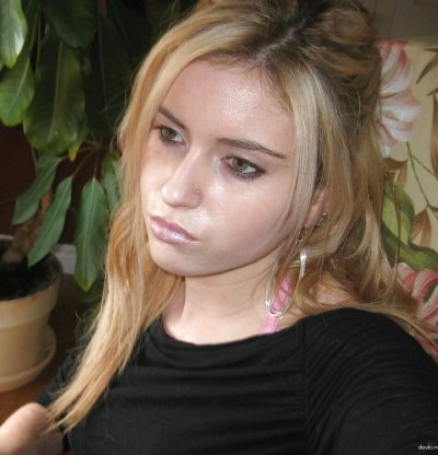 Красотка позирует без одежды, фотосессия для взрослых