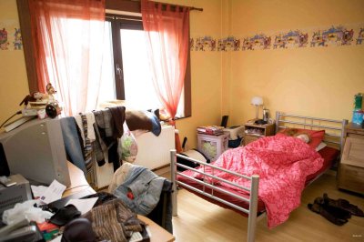 Второй день приключений рыжей красавицы: захватывающие моменты!