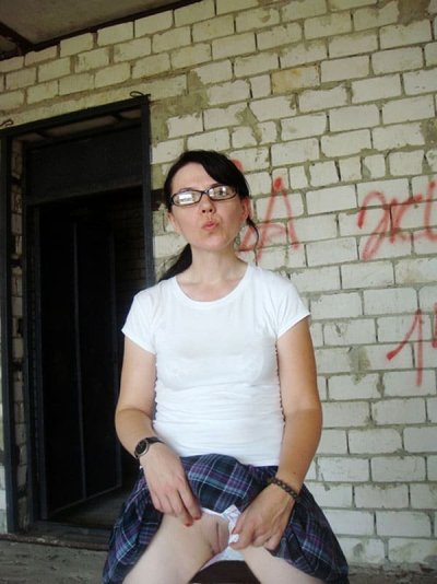 Девушки показывают свои интимные места