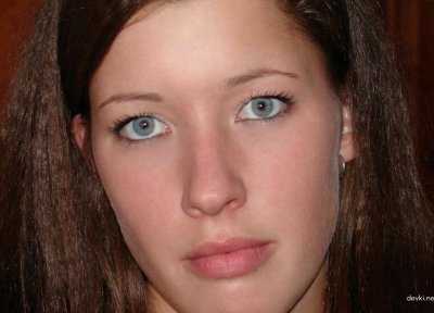 Вынудил свою подругу позировать перед объективом