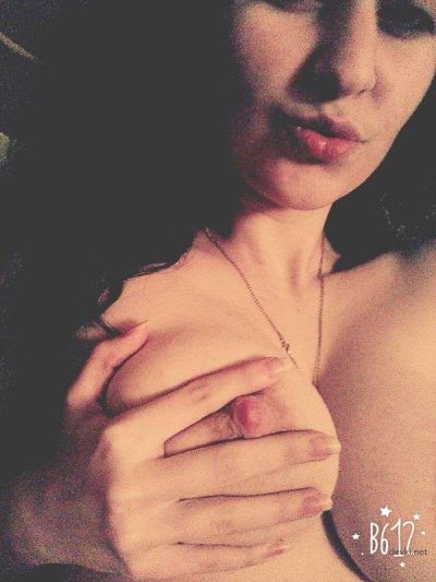 Интимные снимки обнаженной красотки из Армении