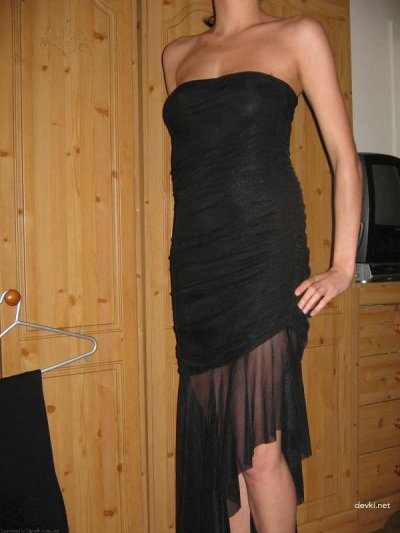 Изображения обнаженной молодой красавицы - замечательное зрелище!