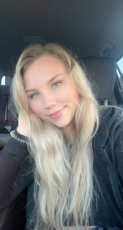 Интимные фото от пышной блондины: частные кадры.