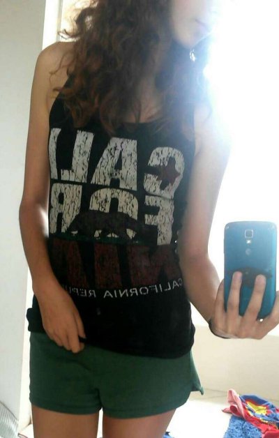 Пикантные снимки обнаженной красотки