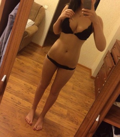 Интимные снимки милой учащейся - развратные фото девушки