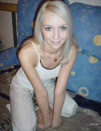 Блондинка дрочит себе дилдо - новый заголовок для порно-сайта