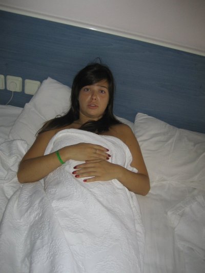 : "Невинная красотка ищет приключения"