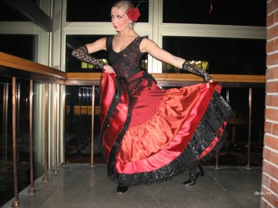 Сексуальная стриптизерша в исполнении нашего порно-сайта