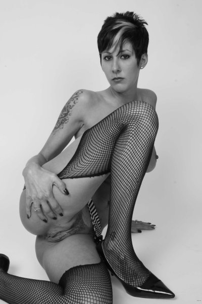 Интимное видео сексуальной тройки