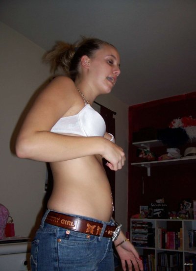 Запечатлел обнаженное тело своей подруги на фото!