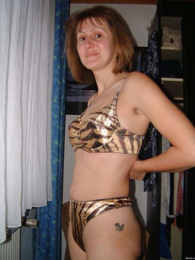 Зрелая дама готовится к интимной близости: увлекательные моменты!