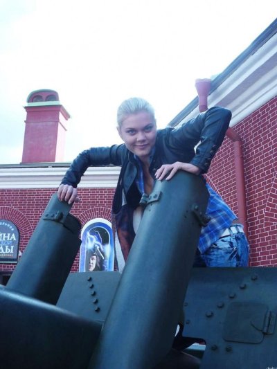 Сексуальные удовольствия с очаровательной блондиночкой!