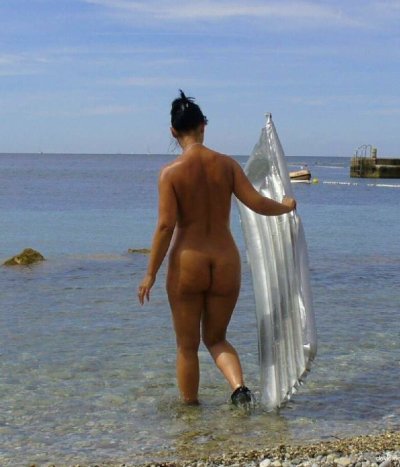 Эротические снимки опытной женщины: натуральная страсть в кадре