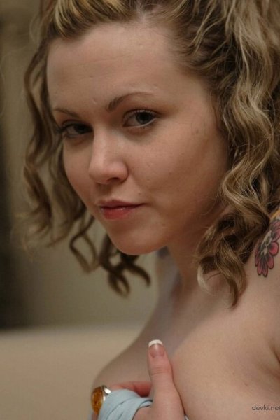 Пышнотелая красавица продемонстрировала свои прелести